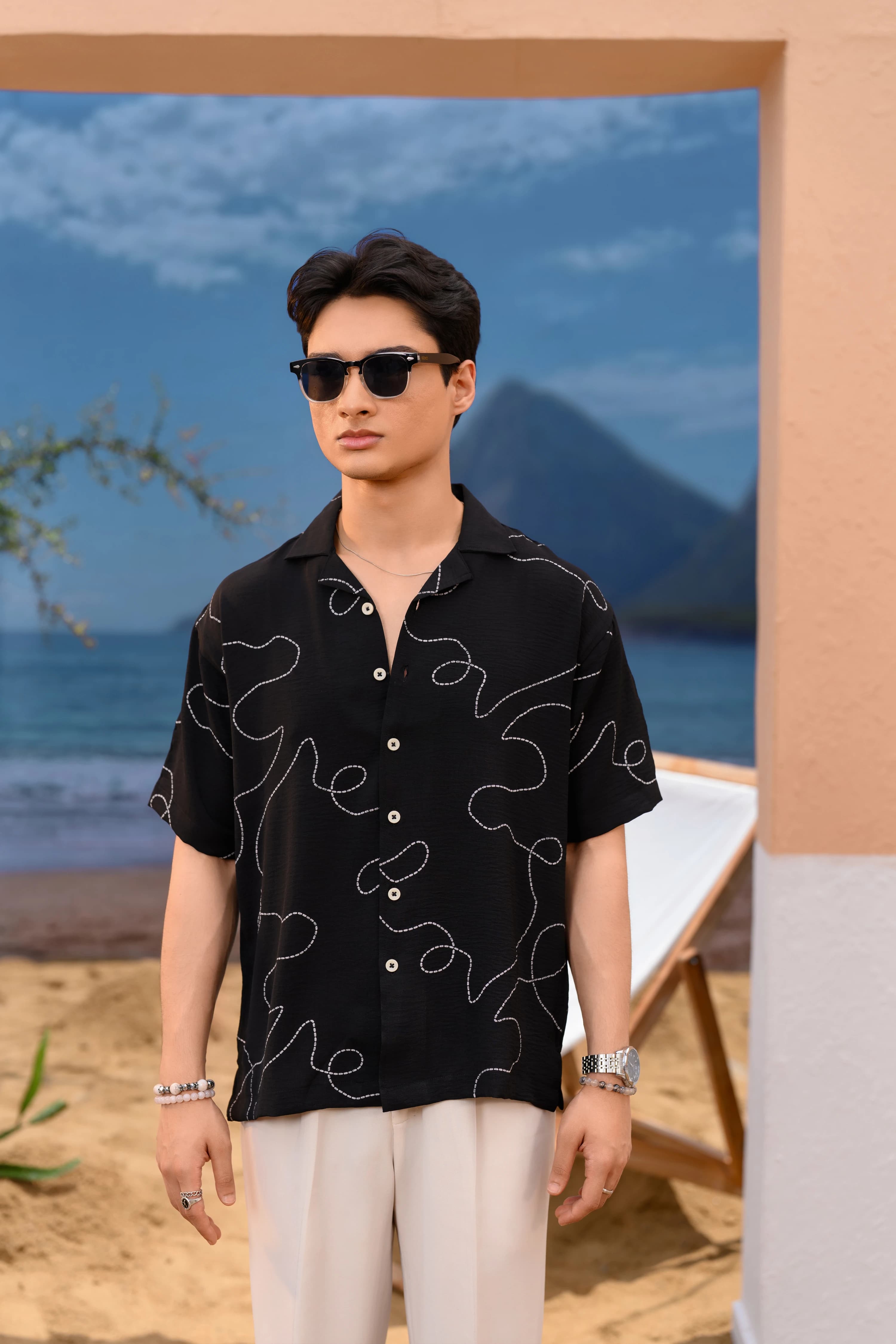 Relaxed Drop Shoulder Shirt | Black thumbnail 1