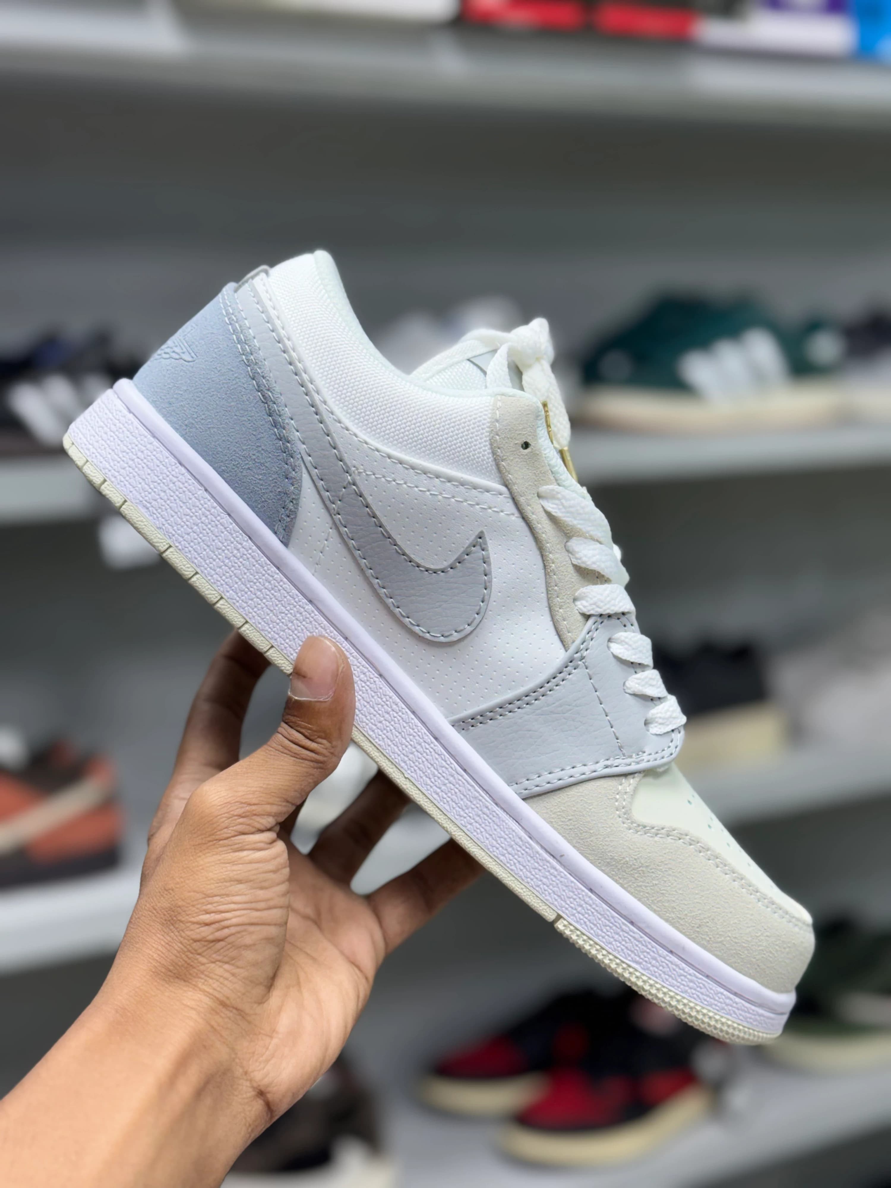 Nike Air Jordan 1 Low | Paris thumbnail 1