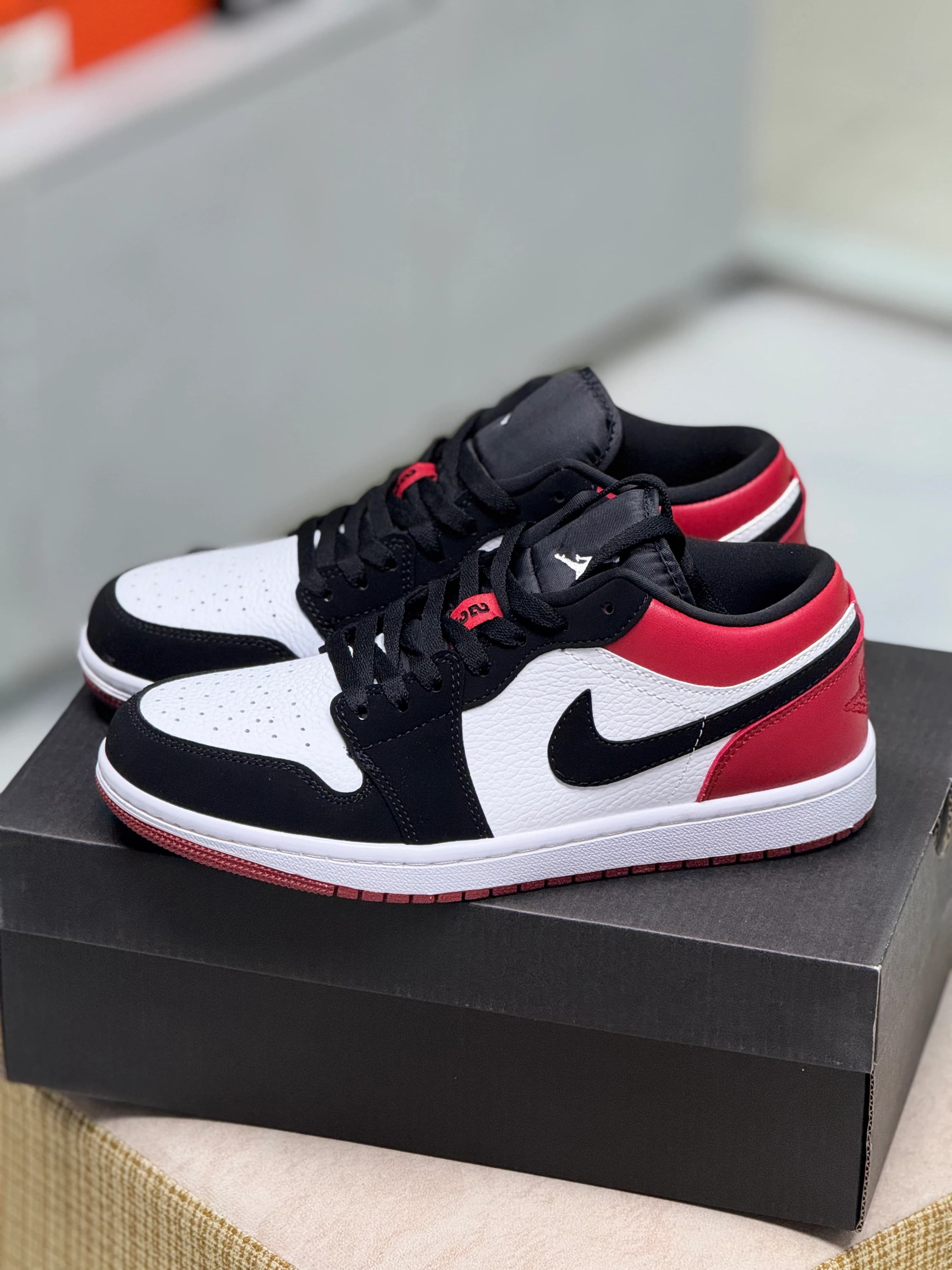 Air Jordan 1 Low - Red thumbnail 3