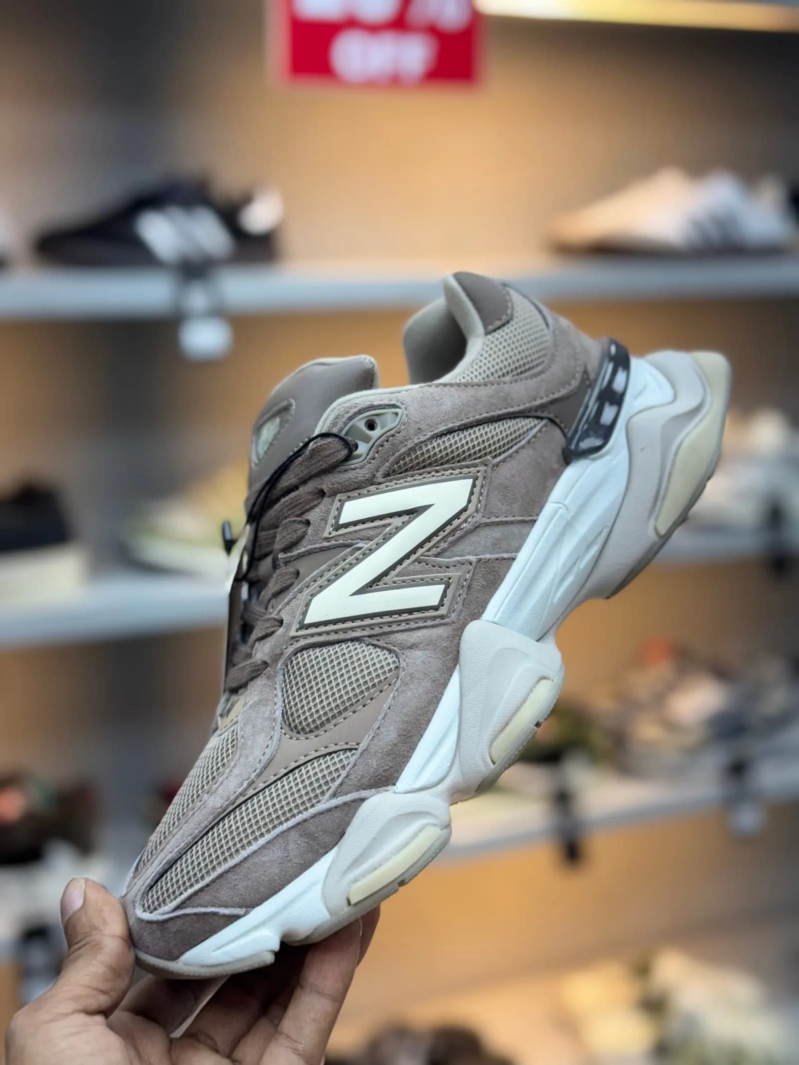 New Balance 9060 thumbnail 2