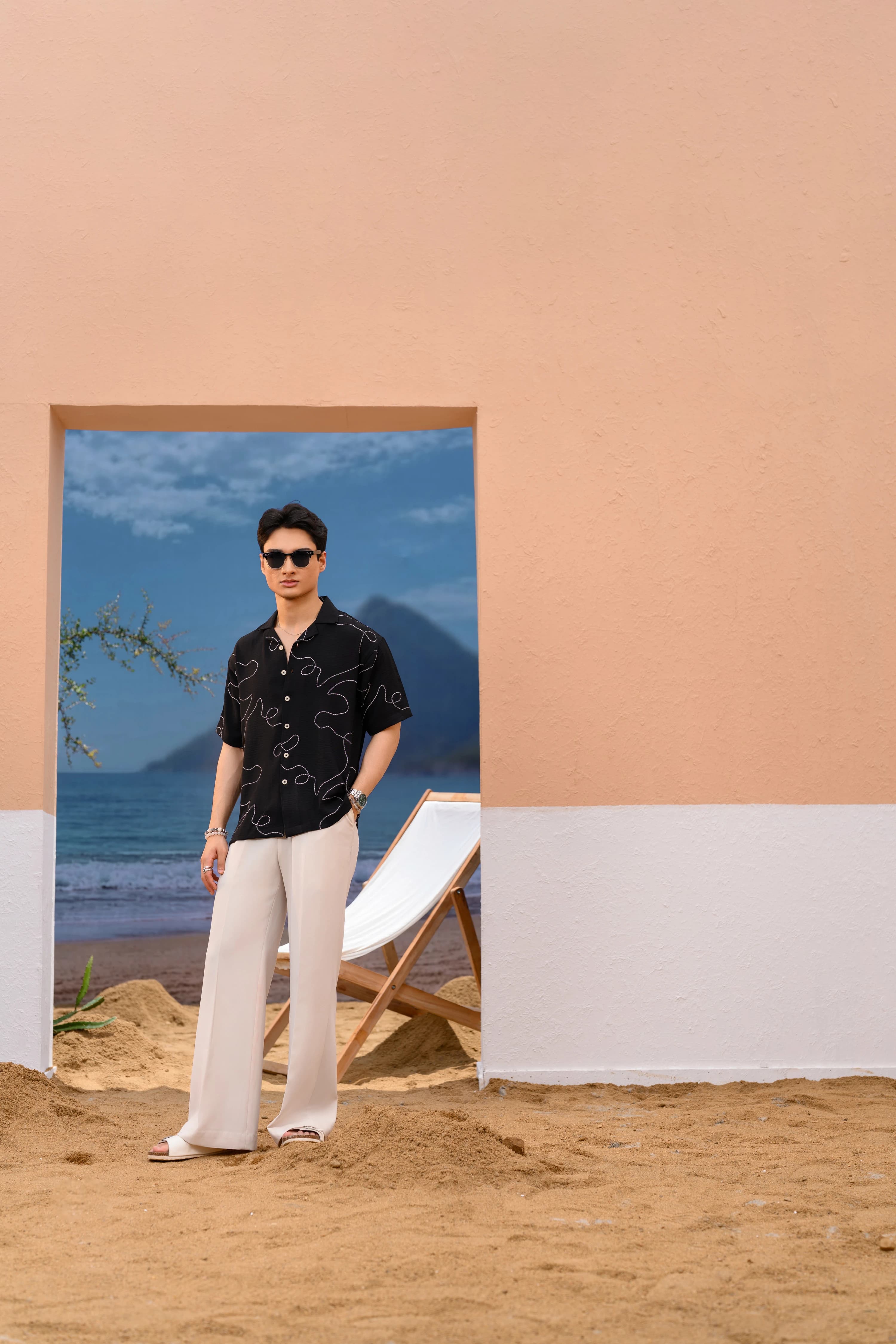 Relaxed Drop Shoulder Shirt | Black thumbnail 2