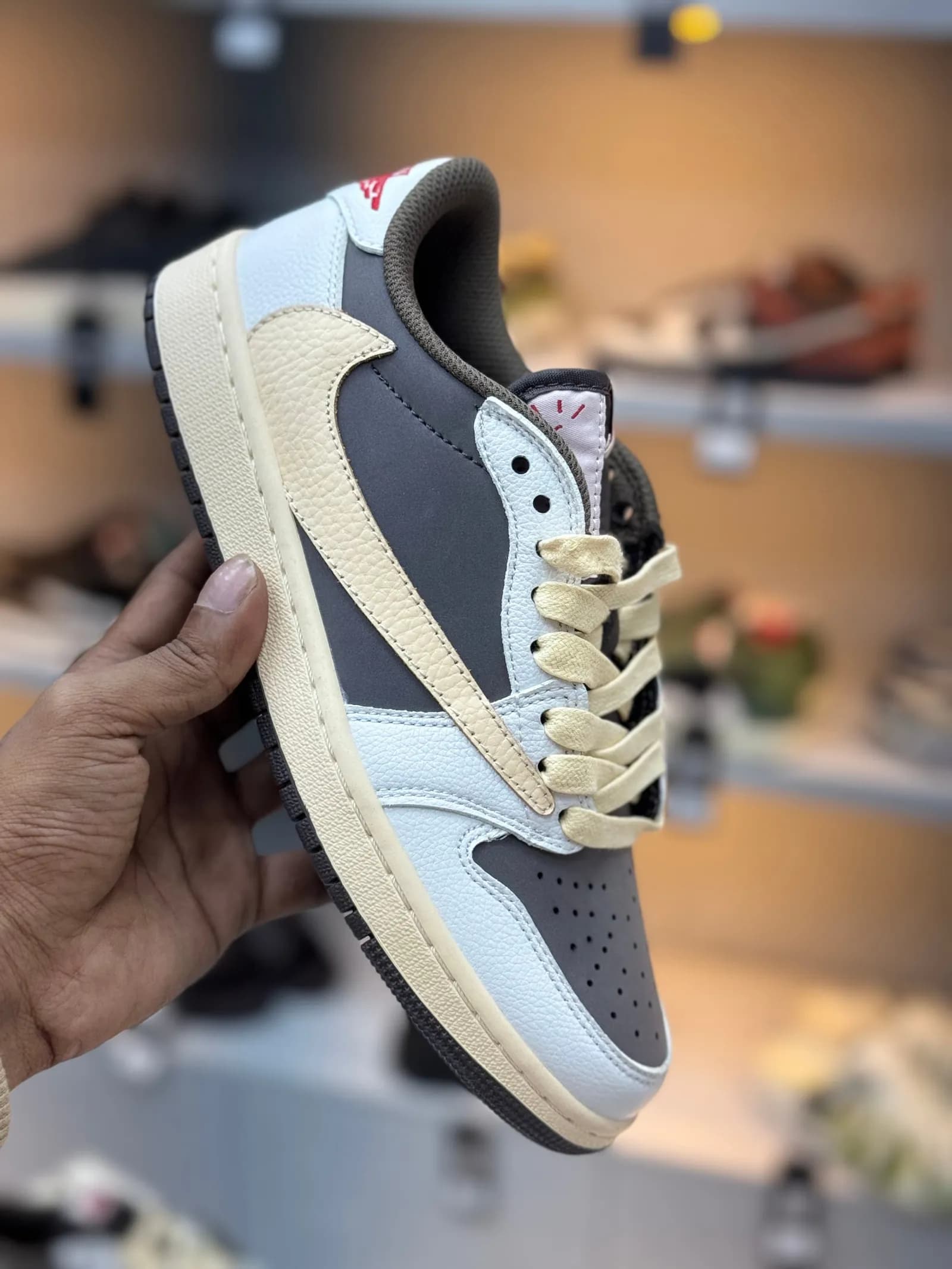 Nike J1 | Travis Scott Reverse Mocha thumbnail 2