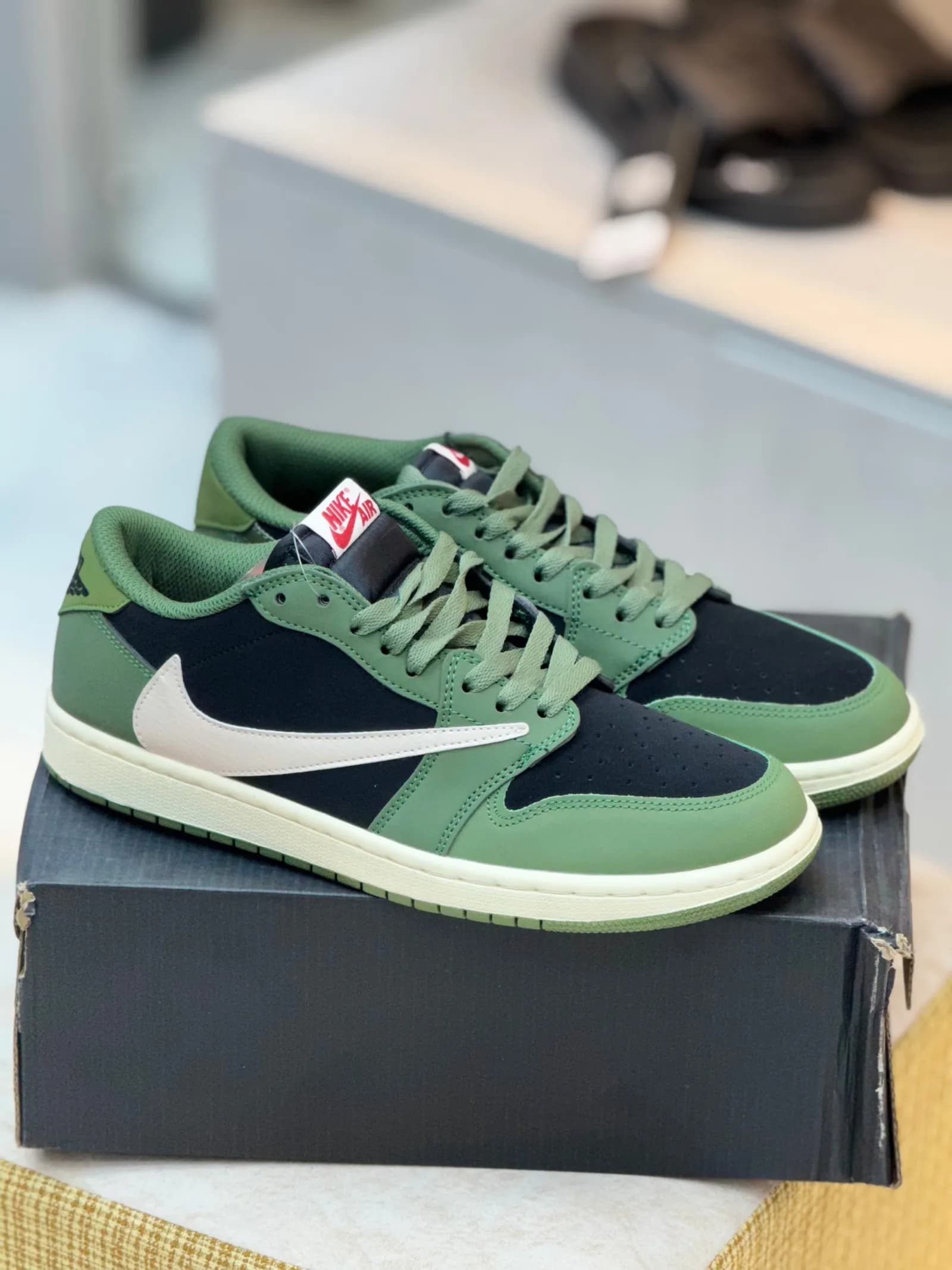 Nike Air Jordan 1 Low | Travis Scott thumbnail 3